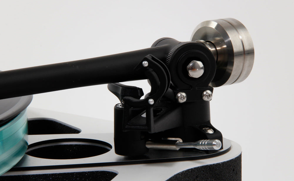 Rega Planar 8 Turntable with Apheta 3 Moving Coil Cartridge (Black)